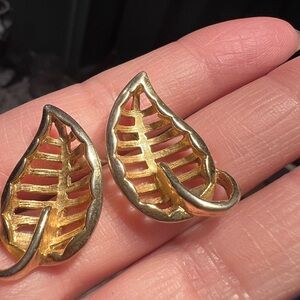 Vintage Leaf Earrings one of the post is a bit loose